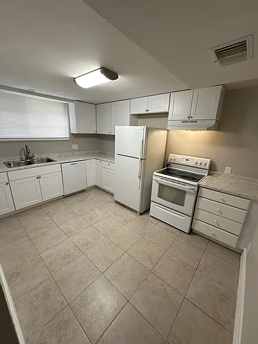 1643 Beeler St #B Photo 1