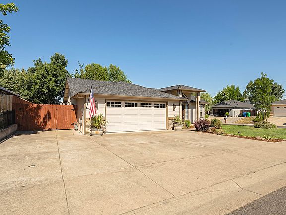 3rd image of 7 Osprey Dr
