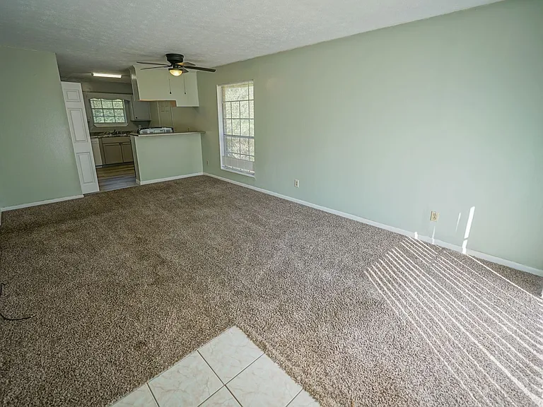 2304 Hartsfield Ct #B — Photo 3