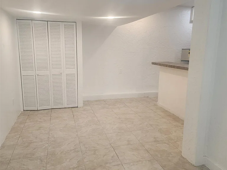 7800 SW 9th St — Photo 15