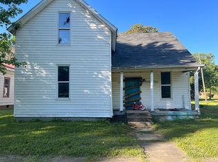 407 E 8th St, Caruthersville, MO 63830