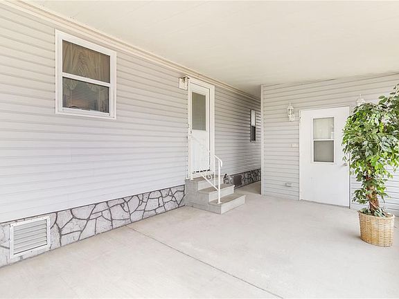 4th image of 2517 Independence Ln