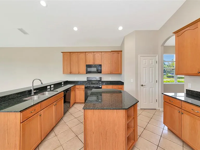 12079 Aster Ave — Photo 8