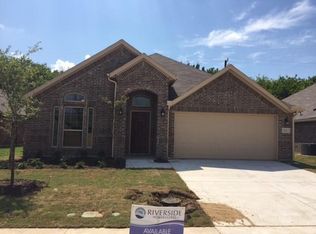 1011 Vintage Ave, Gainesville, TX 76240