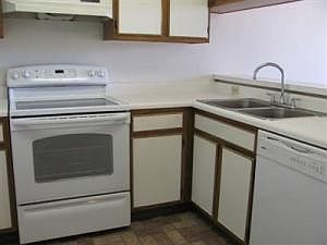 4th image of 3930 S Roosevelt Blvd APT 111N