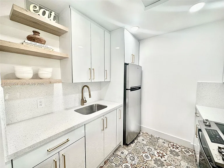 101 SW 132nd Way #413J — Photo 1