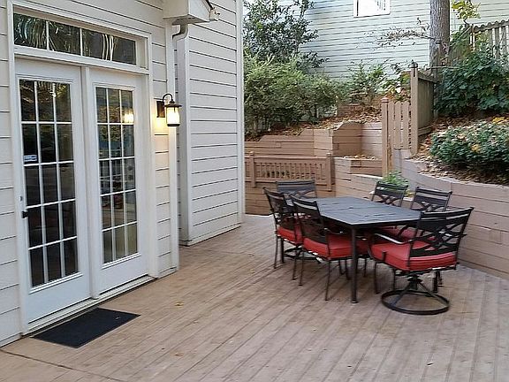4th image of 5206 Longwood Dr