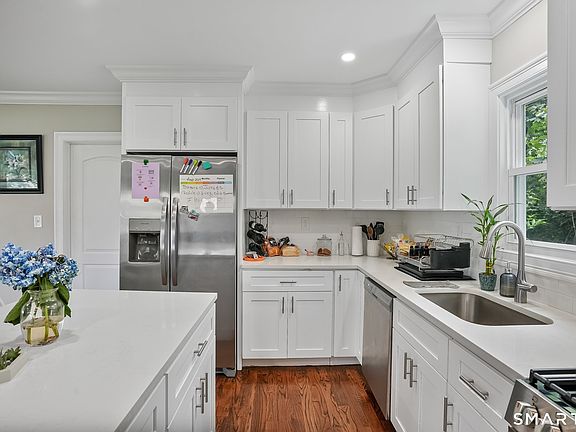 5th image of 75 Hemlock Street