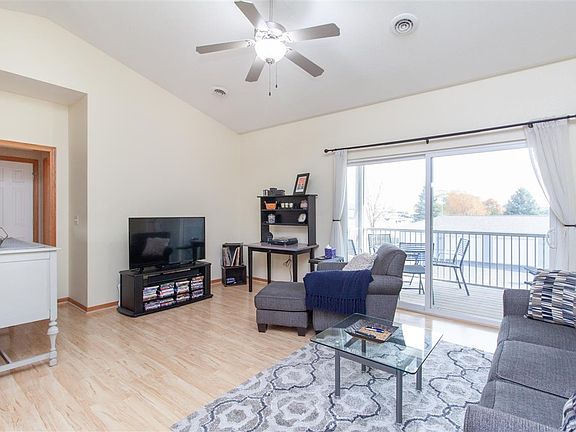 3rd image of 2623 Orchard Dr Unit 6
