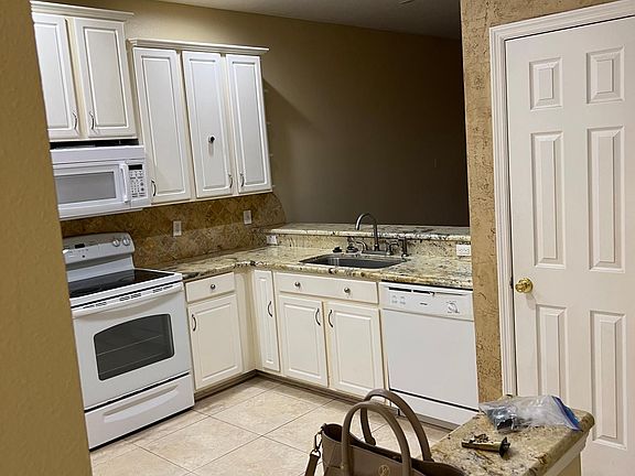 2nd image of 3887 Clubside Pointe Dr #3887