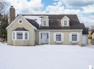 225 Oak Knoll Blvd, Mankato, MN 56001