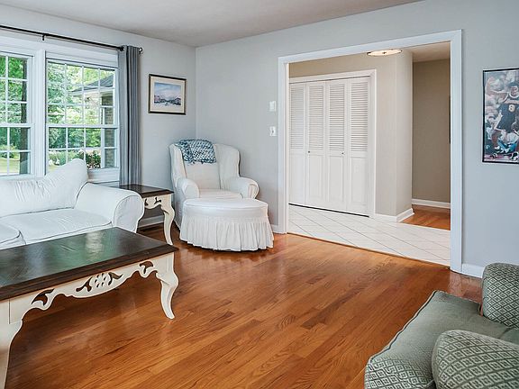 5th image of 2436 Wildwood Dr
