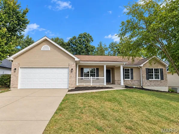 1731 Fairview Farms Cir, Wentzville, MO 63385