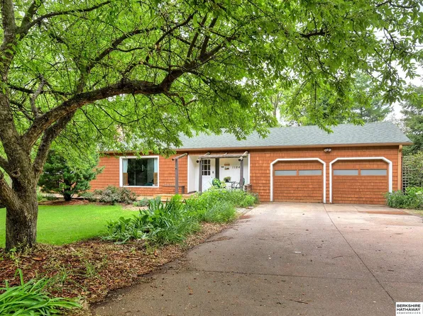 1124 S 98th St, Omaha, NE 68124