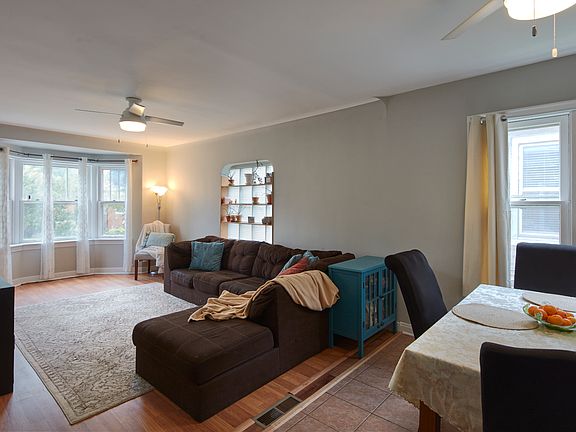4th image of 1504 Oak Park Ave