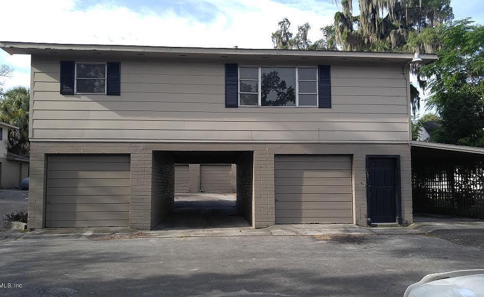 1st image of 117 NE Sanchez Ave