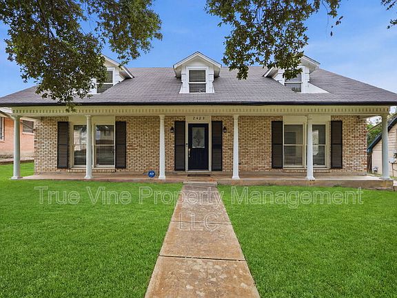 2nd image of 2423 W Gramercy Pl