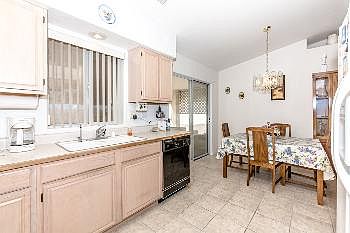 5th image of 3365 Ottawa Dr