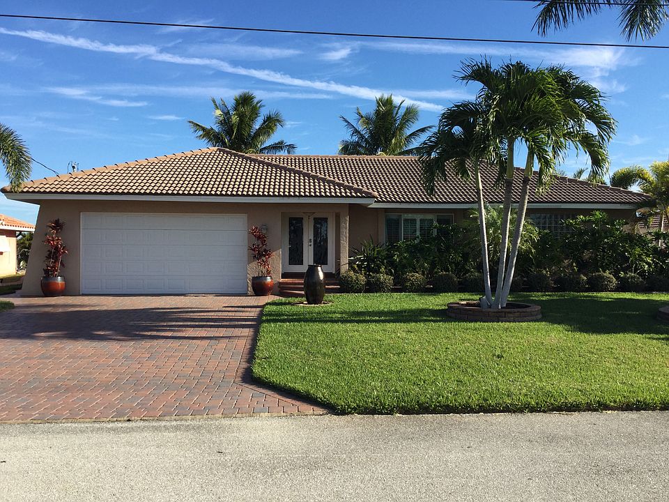 1st image of 360 Belaire Ct