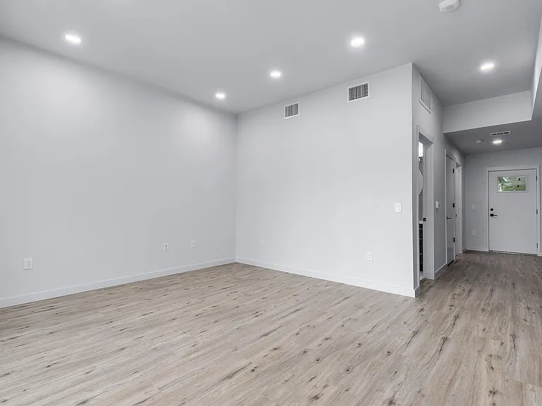 4004 Banister Ln #211 — Photo 6