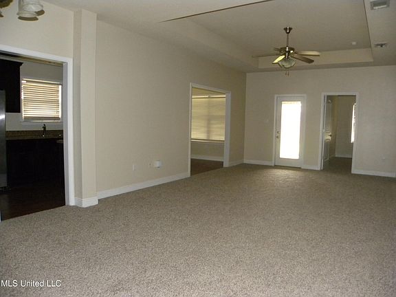 3rd image of 4985 Windmill Ave