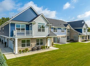 32956 Antrim Dr, Chesterfield, MI 48047
