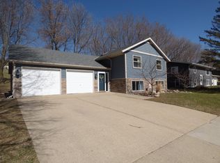 1200 20th St, Windom, MN 56101
