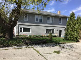 1819 E Grand Ave, Lindenhurst, IL 60046
