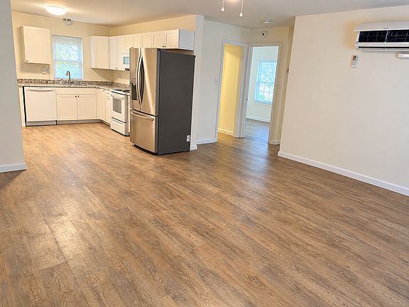 5th image of 357 Friedheim Rd #A