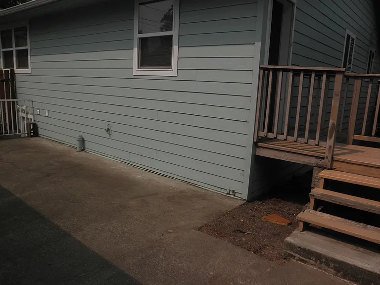 340 14th St SE — Photo 9