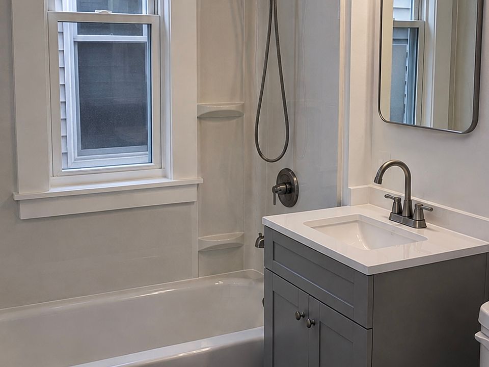 1st image of 1525 6th Ave #2