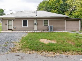 616 E Grand Ave, Carterville, IL 62918