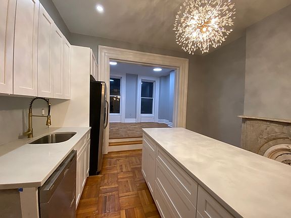 5th image of 94 Bergen St APT 1