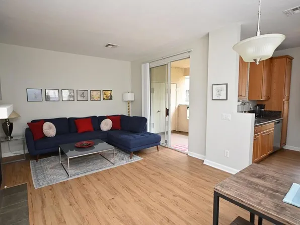 10880 Sabre Hill Dr Unit 298, San Diego, CA 92128