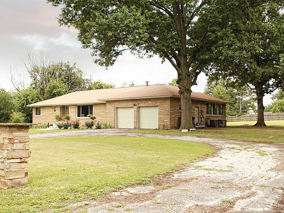 3rd image of 5530 E 32nd Pl