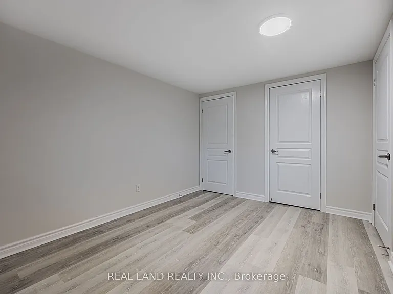 274 Timothy Ct #LOWER — Photo 23