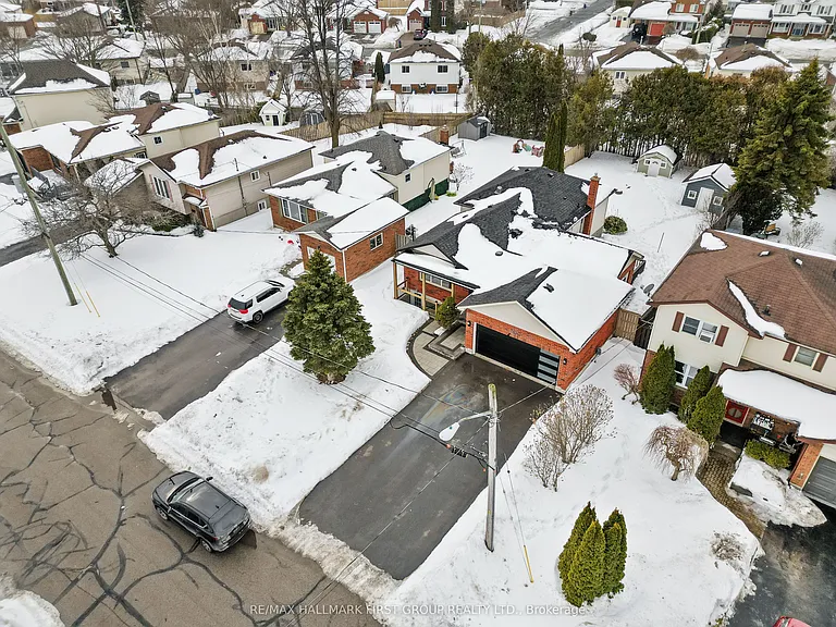 660 Mackechnie Cres #LOWER — Photo 32