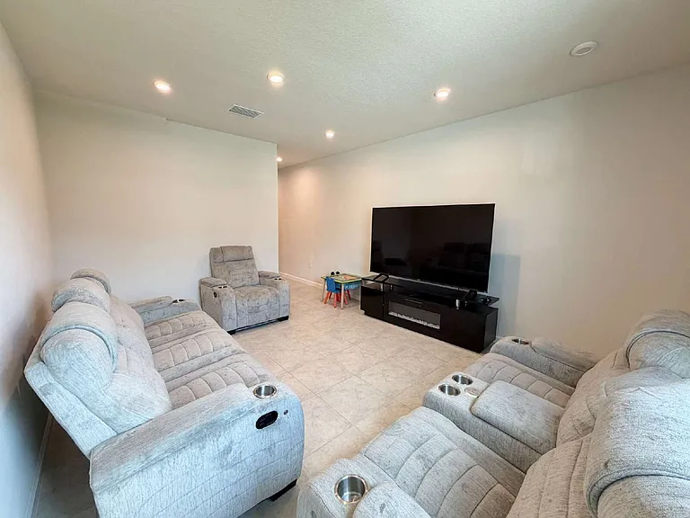 12040 Grizzly Ln — Photo 4
