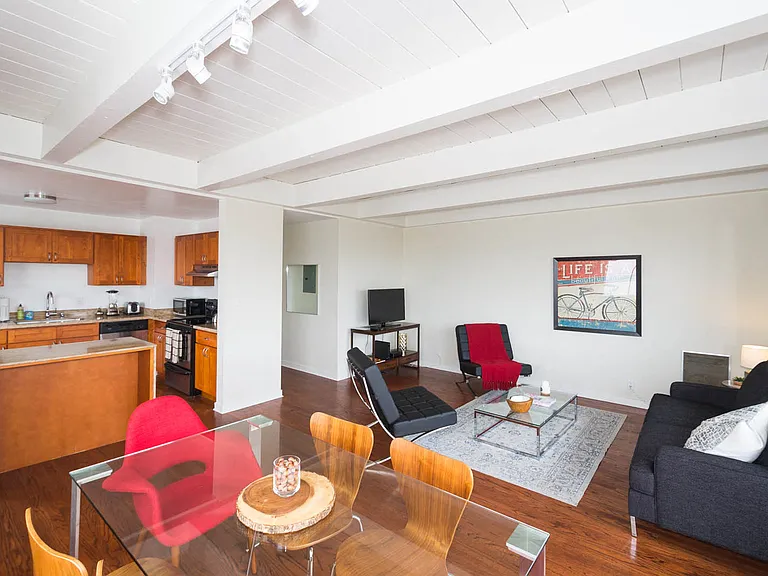 660 Clipper — Photo 16