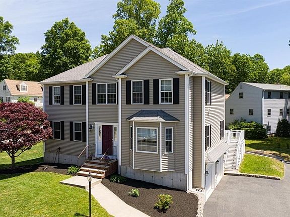 3rd image of 18 Dartmouth Dr