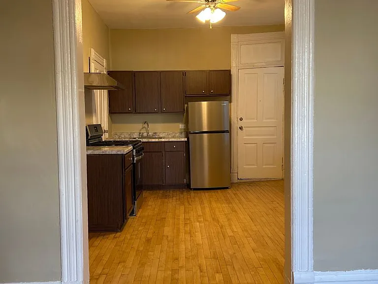 862 N Hermitage Ave #1R — Photo 4
