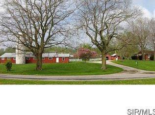 1595 Butternut Rd, Du Quoin, IL 62832