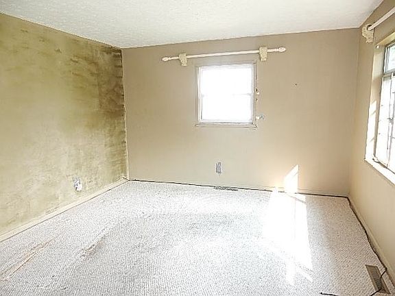 2nd image of 2328 Belcher Dr