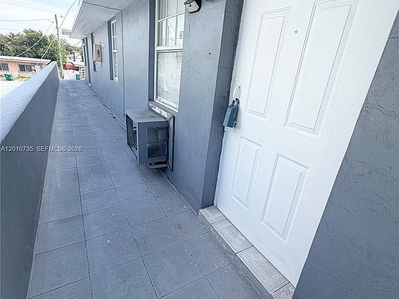2nd image of 2736 SW 22nd Ave #2