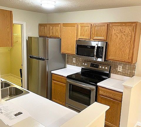 3rd image of 660 Friars Ln APT 7