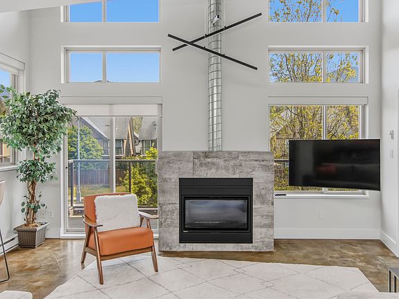3rd image of 40775 Tantalus Rd #2