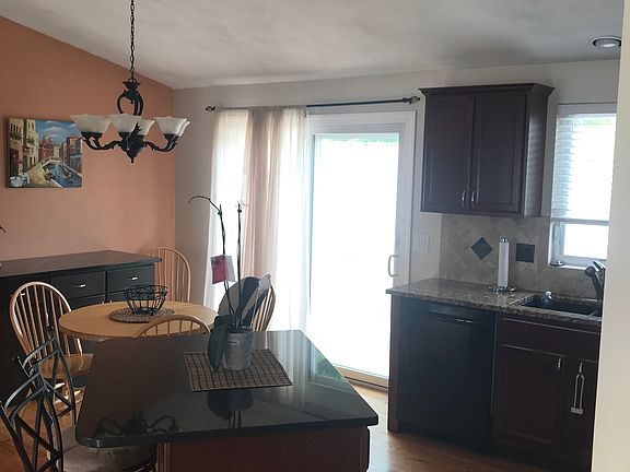 2nd image of 2 Cypress Ct