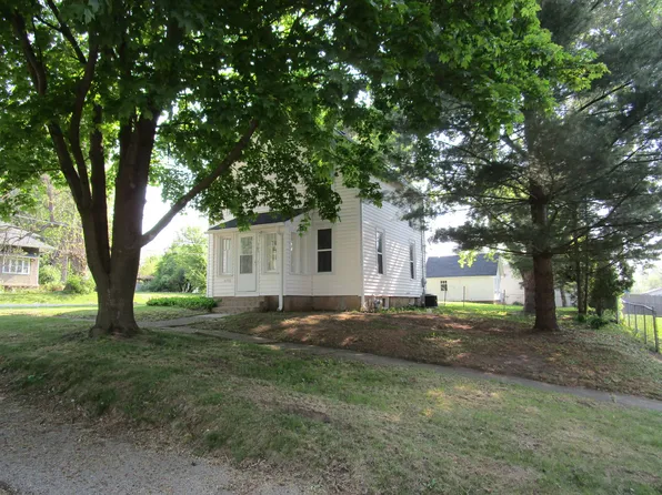 107 Grant St, Harvard, IL 60033