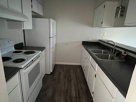 2nd image of 853 Quetzal St #2