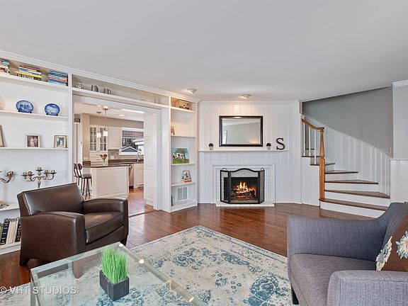 2nd image of 1114 Briarwood Ln